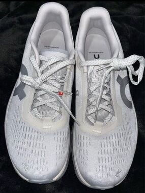 On Cloudrunning Monster 2 White/Gray Running Shoes